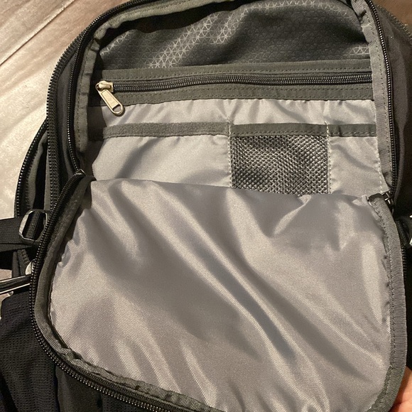 NWT North face backpack recon black Laptop School Hiking Camping NF0A5IW14H0-OS - Picture 4 of 8